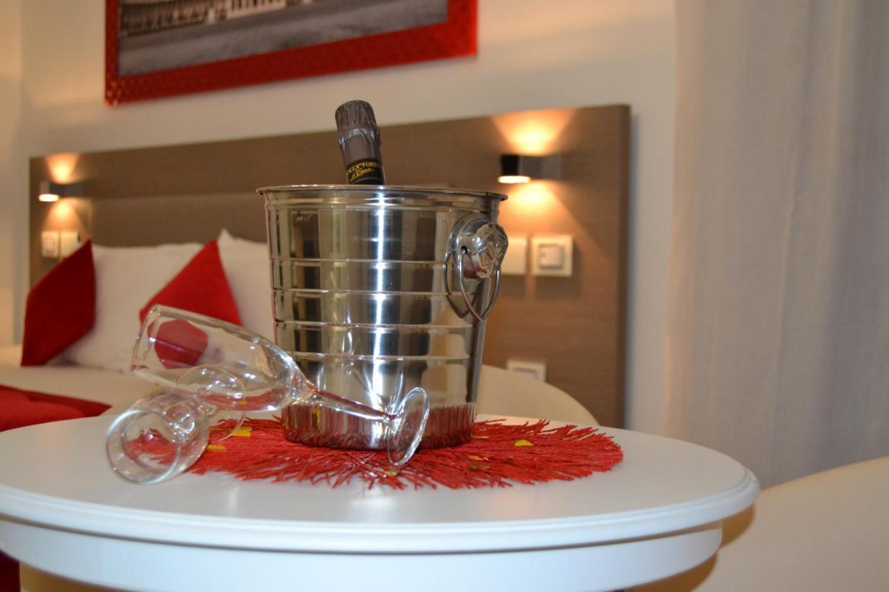 Mecla Suites Neapol Zewnętrze zdjęcie