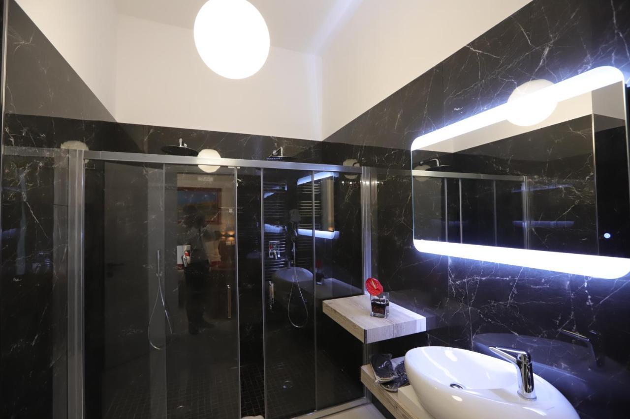 Mecla Suites Neapol Zewnętrze zdjęcie